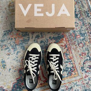 Veja Nova Sneakers